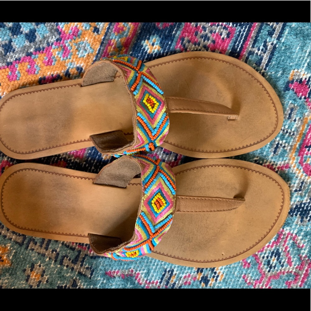 Color strap sandal